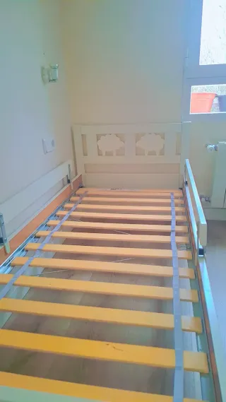 Cama infantil blanca con barrera ,regalo  colchon