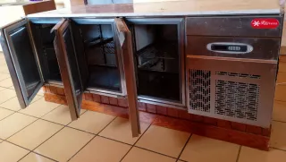 Lote nevera industrial, mármol y estantería