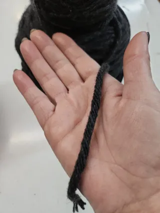 2 conos de lana gris