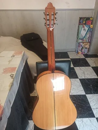 Guitarra Ciprés y Cedro