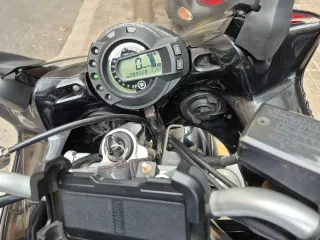 Yamaha FZ6 S2 Gris con Top Case año 2006