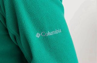 Forro polar técnico color verde COLUMBIA