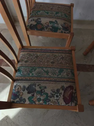 Mesa de comedor (extensible) con 4 sillas