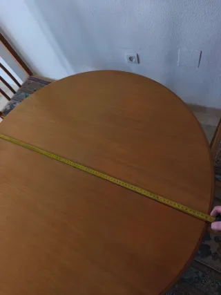 Mesa de comedor (extensible) con 4 sillas