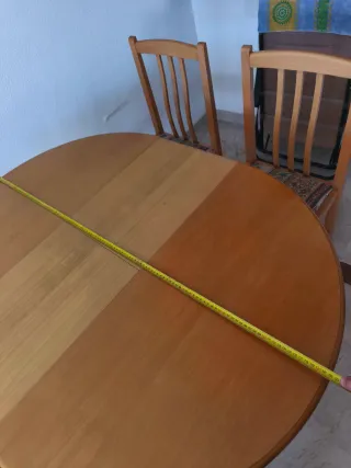 Mesa de comedor (extensible) con 4 sillas