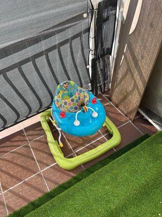 Andador bebé azul y verde