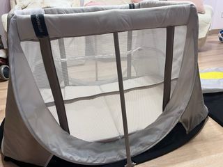 Cuna de viaje y parque infantil AeroMoov