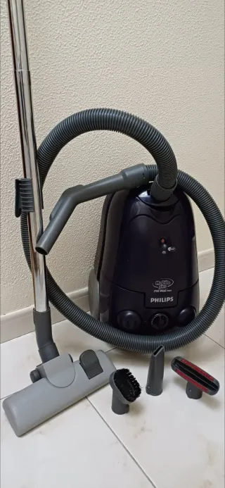 Aspiradora Philips 1700 Watt