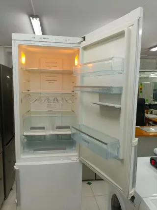 Nevera marca bosch 200/60cm con garantia transport