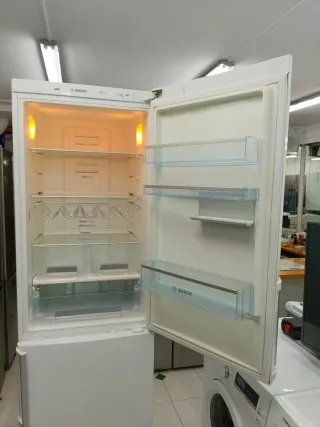 Nevera marca bosch 200/60cm con garantia transport