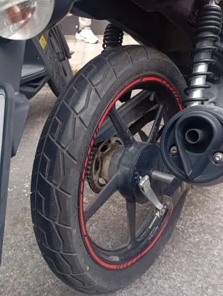 moto económica Yamaha ys modelo 2019 (35 mil km)