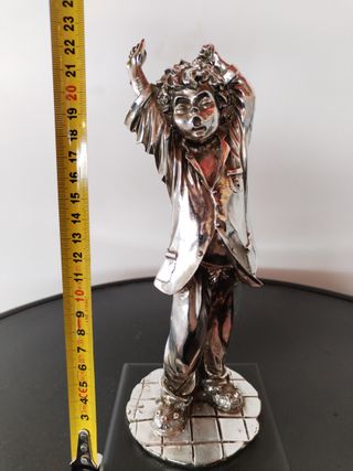 Figurita Niño Bostezando