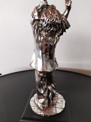 Figurita Niño Bostezando