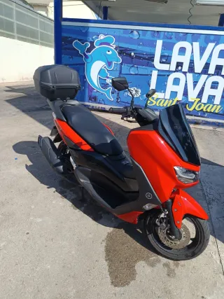 Yamaha NMAX 125 Scooter Roja Kilómetros 3770