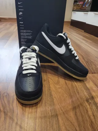 Nike Air Force 1 07 LV8