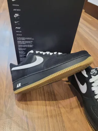 Nike Air Force 1 07 LV8