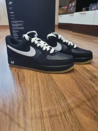 Nike Air Force 1 07 LV8
