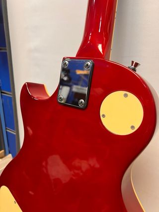 Guitarra eléctrica Oqan sin cuerdas