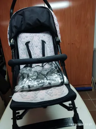 Silla de paseo bebé con estampado geométrico
