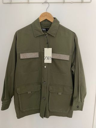Chaqueta de Zara Verde Militar ¡Nueva a estrenar!