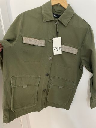 Chaqueta de Zara Verde Militar ¡Nueva a estrenar!