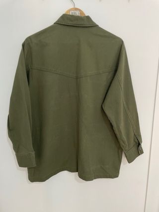 Chaqueta de Zara Verde Militar ¡Nueva a estrenar!