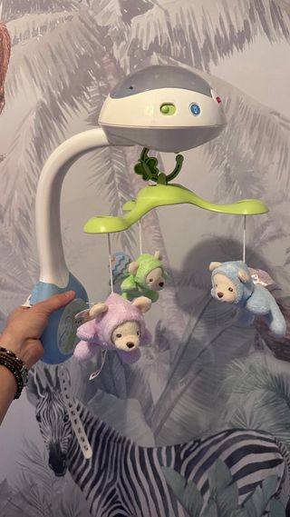 Móvil de cuna ositos voladores