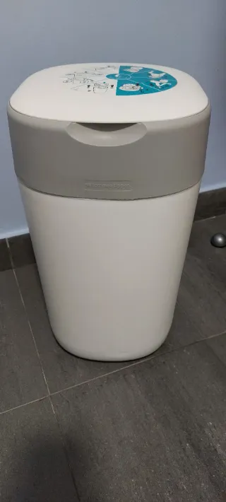 Contenedor pañales Tommee Tippee + 4 recambios