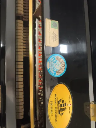 Piano Isanda Negro Segunda Mano