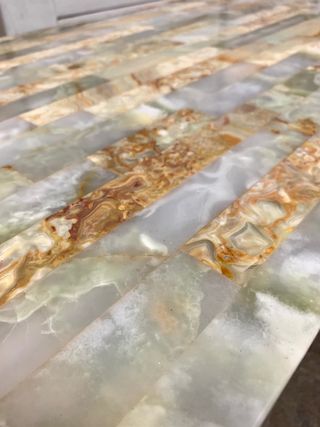 Mesa auxiliar de mármol verde y multicolor