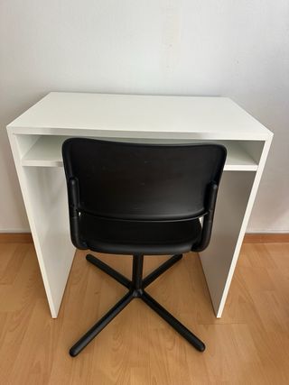 Escritorio y silla giratoria