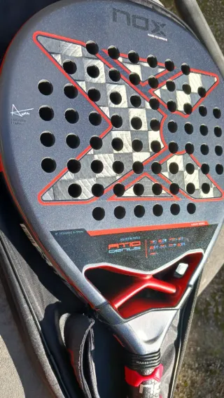 Pala Nox AT10 Genius 18K 2025 Agustin Tapia