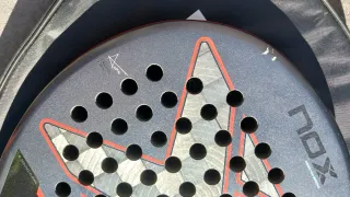 Pala Nox AT10 Genius 18K 2025 Agustin Tapia