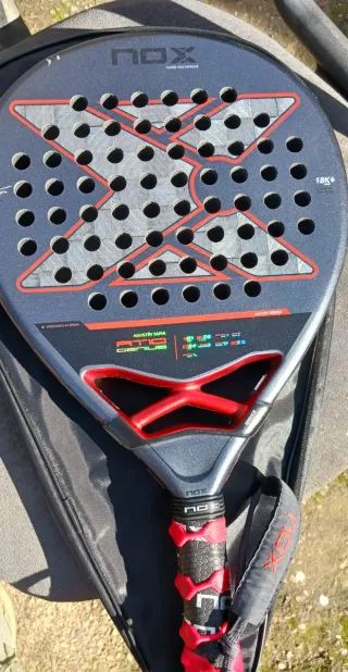 Pala Nox AT10 Genius 18K 2025 Agustin Tapia