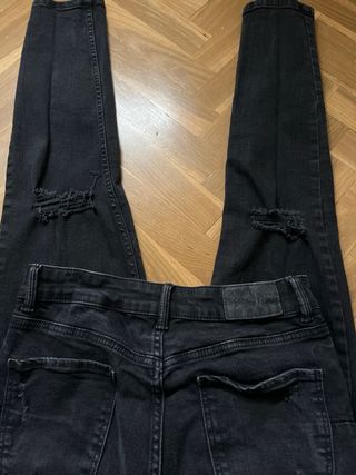 Pantalones vaqueros negros rotos PUSH UP