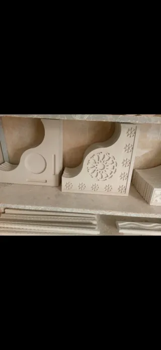 Decoraciones de yeso marroquí, cada una tiene pres