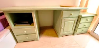 Escritorio de madera maciza, cajones a ambos lados