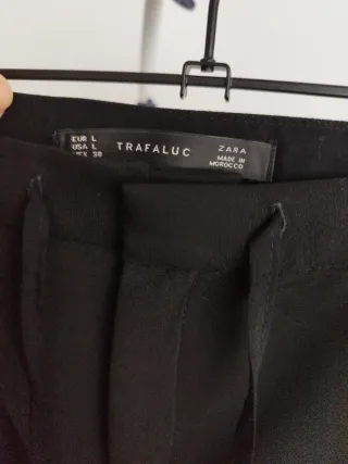 Pantalones cortos negros con encaje