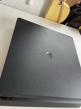 PS4 (PlayStation 4) Nera + Call of Duty + 2 controller