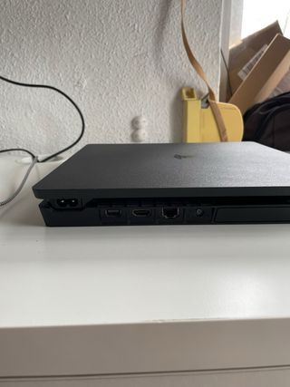 PS4 (PlayStation 4) Nera + Call of Duty + 2 controller