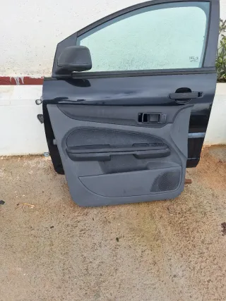 Puerta Delantera Izquierda Ford Focus