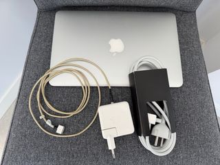MacBook Air 11” 2013 · i5 · 256GB SSD
