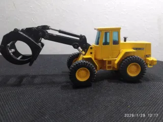 Miniatura 1/50 Volvo BML70 Pala Cargadora Troncos