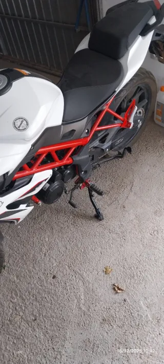 Benelli BN 125cc Naked Blanca