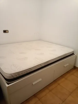 Cama doble Brimnes, con colchón, 4 cajones
