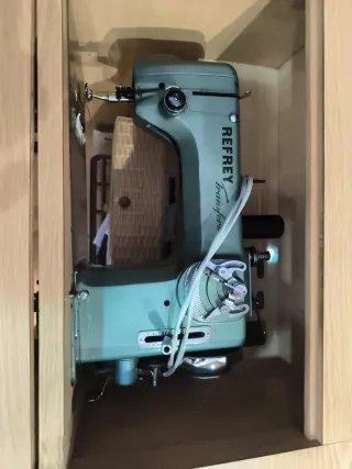 Máquina de coser Refrey Transform