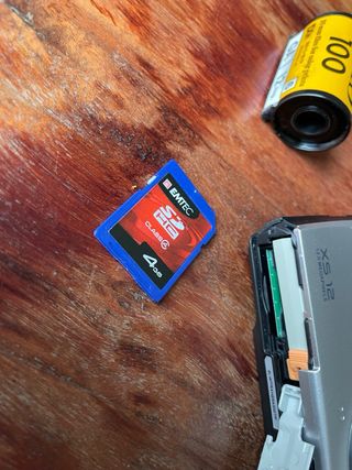 Camara digital 12 megapixel Traveler