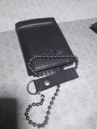 Cartera tipo motero con cadena