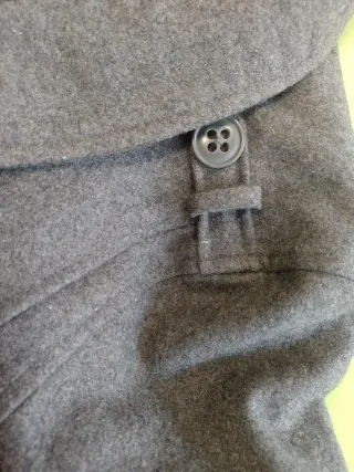 Chaquetón gris paño cremallera y botones