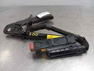 ENGANCHE CINTURON DELANTERO IZQUIERDO OPEL CORSA